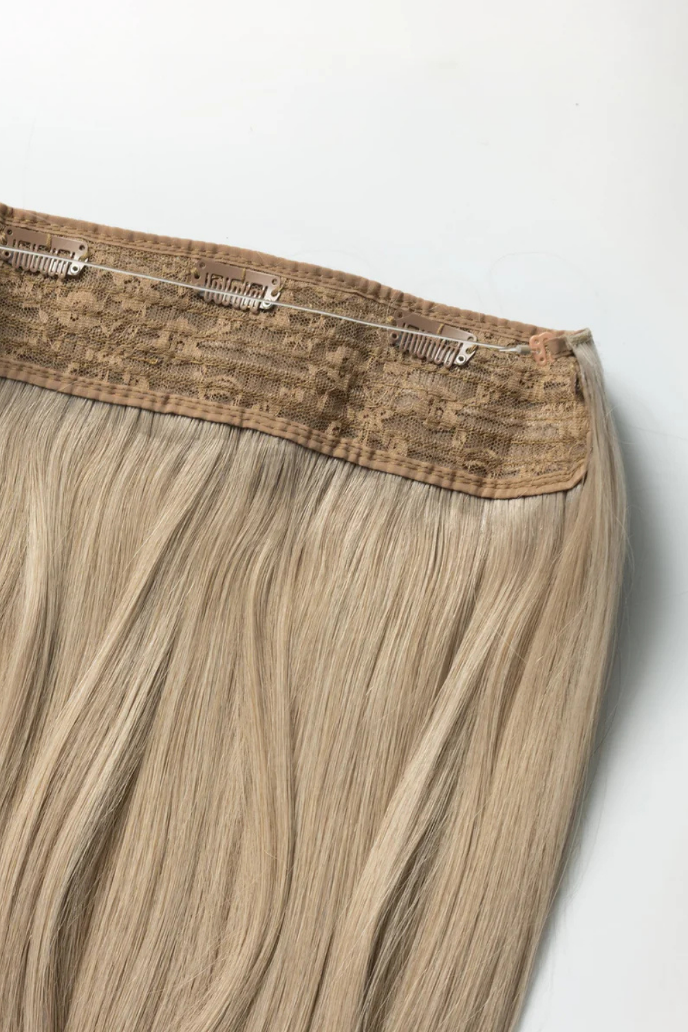 Syntetyczne Włosy Na Żyłce Halo Blond “Carmel Ripple”